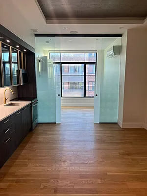 Rented by R New York | media 35