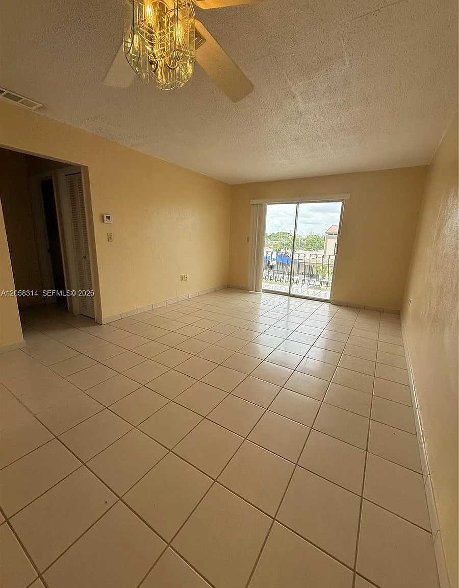 Flagler Manor Condo — Photo 4