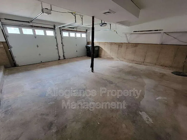 7598 Springfield Hills Dr — Photo 30