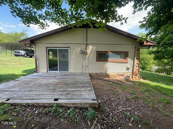 5th image of 221 Holly Hill Dr