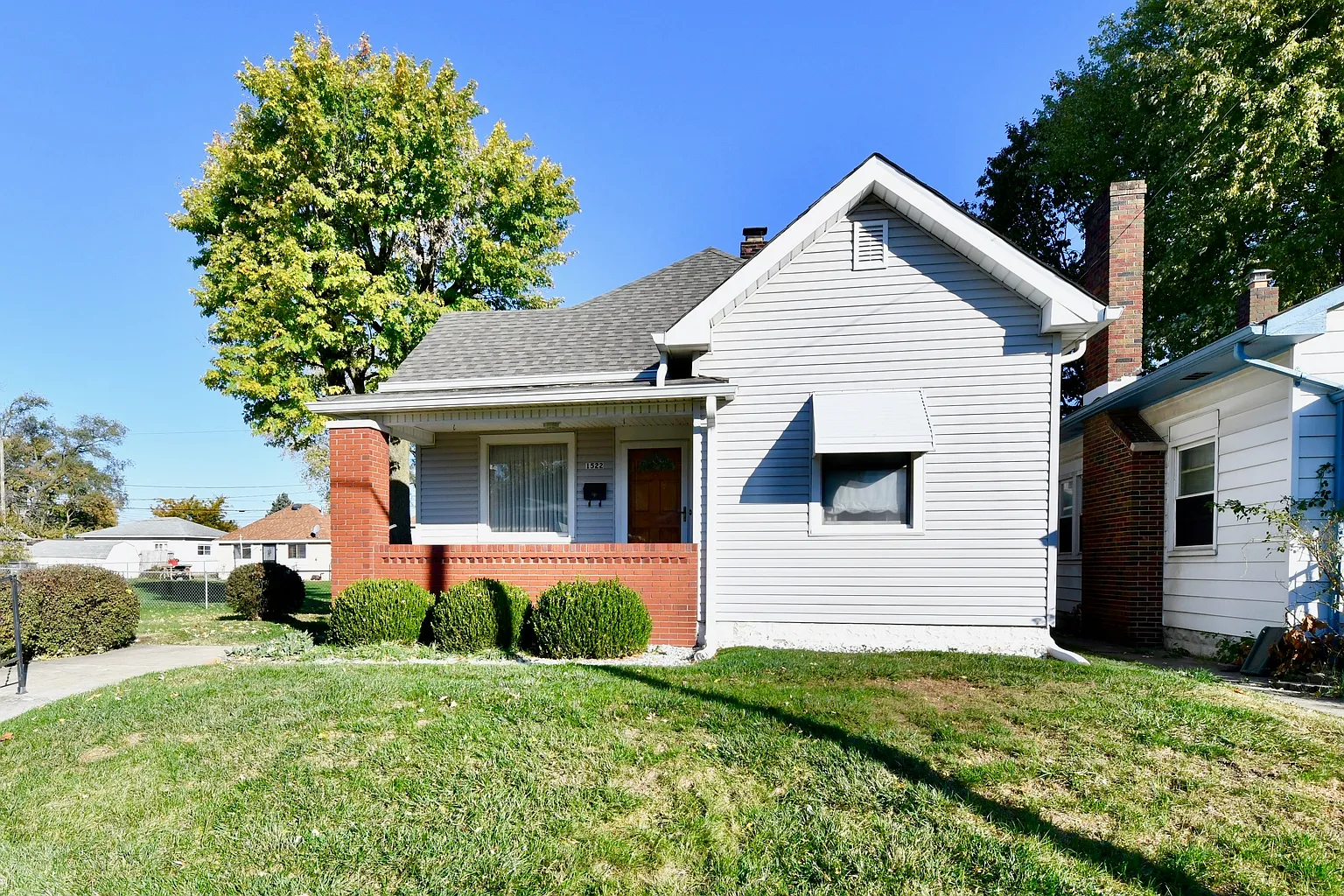1522 Finley Ave photo 1