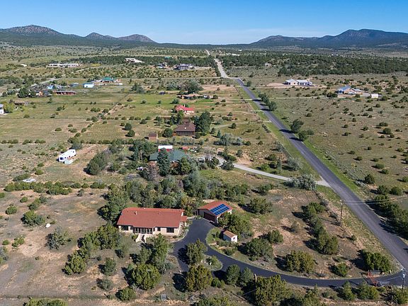 4th image of 1321 Mountain Valley Rd