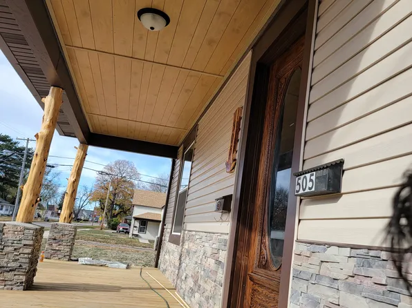505 E 2nd St #1, Hastings, NE 68901