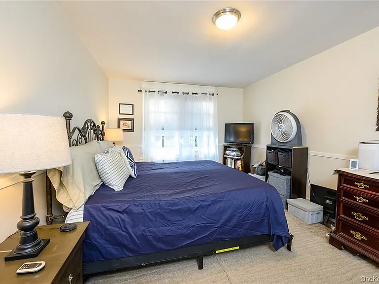 4 Sadore Ln #3J — Photo 14
