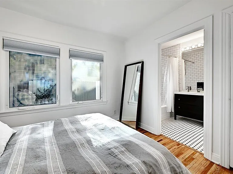 2943 Higgins St — Photo 15