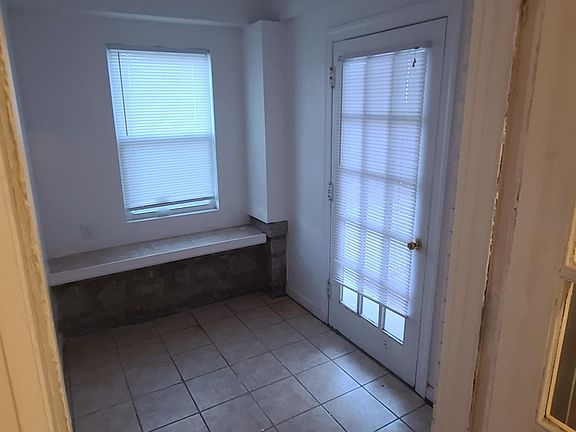 5th image of 1607 Spring Garden St #A-2