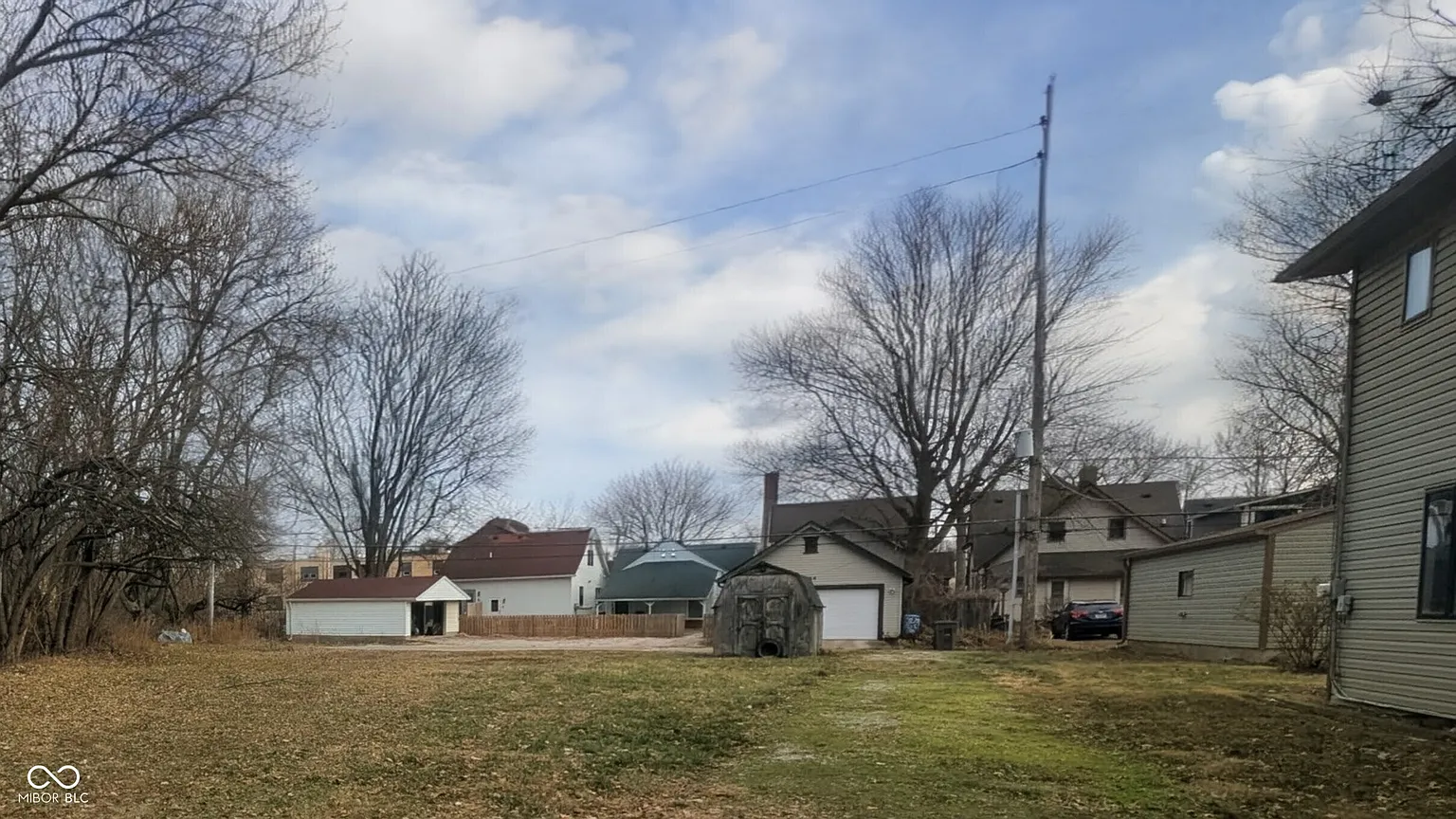 549 Dorman St photo 1