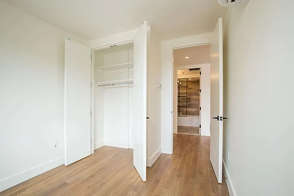 Rented by Nooklyn NYC LLC | media 92