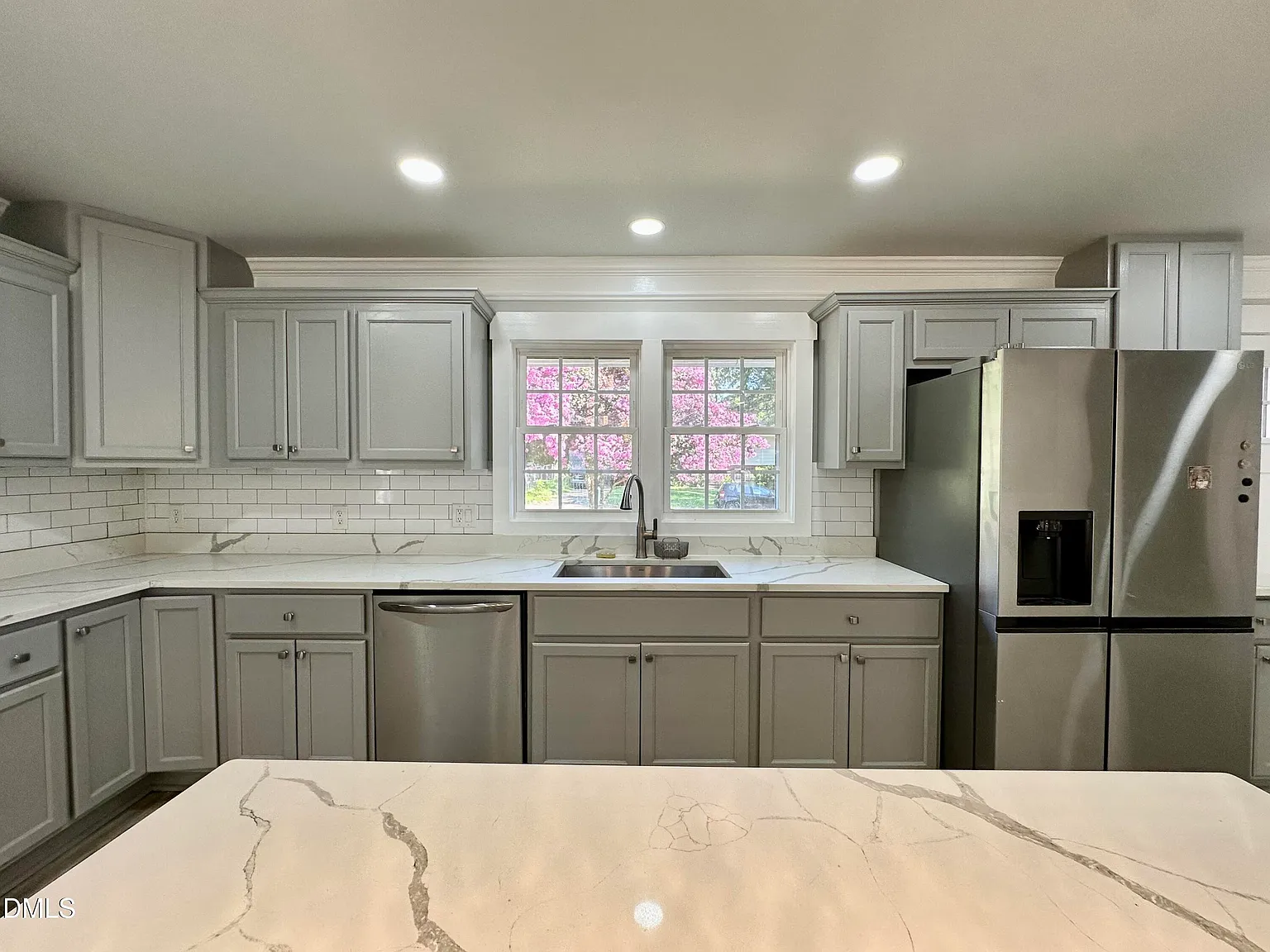 5 bed, 3.0 bath, 2200 sqft, $2,800 — Photo 3