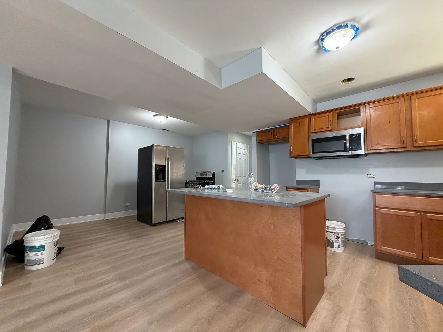 3 bed, 2.5 bath, 1350 sqft, $3,100 — Photo 3