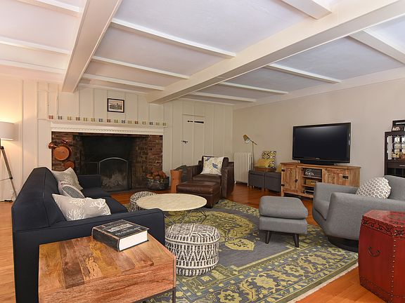 5th image of 161 Choate Ln