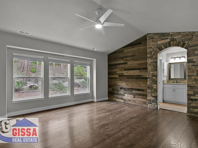 1043 Longspur Ln — Photo 32