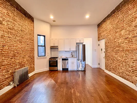 Rented by Hagstrom Management Inc | media 2