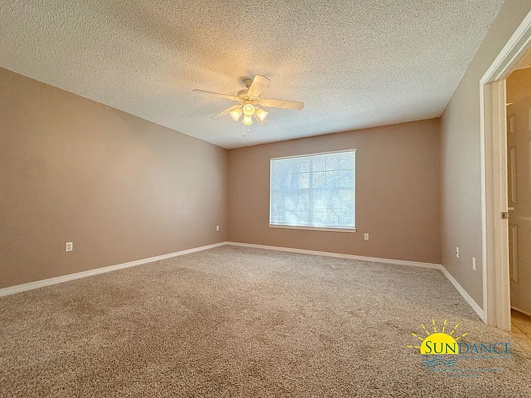 215 Twin Lakes Ln — Photo 17