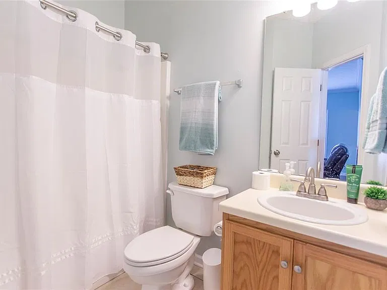 6913 Sandfield Dr — Photo 10