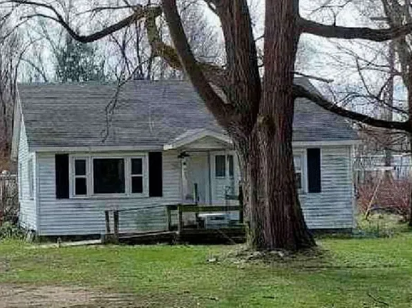 955 Mendon Rd, Sherwood, MI 49089