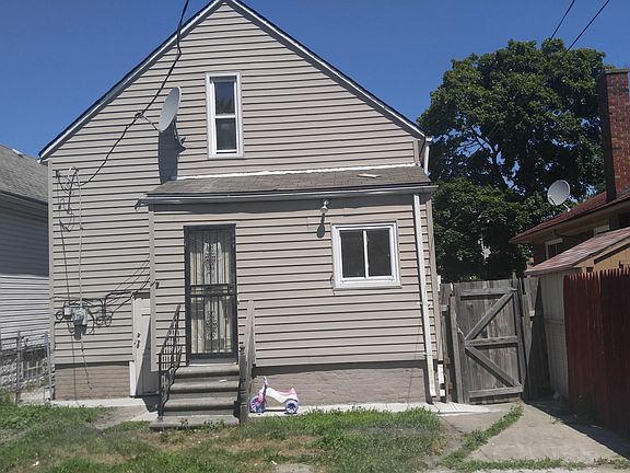 3rd image of 3970 Belmont St