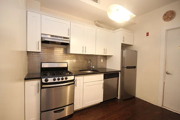 Rented by Nooklyn NYC LLC | media 21