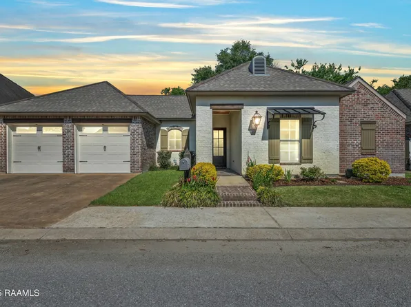 205 Petrus Dr, Broussard, LA 70518