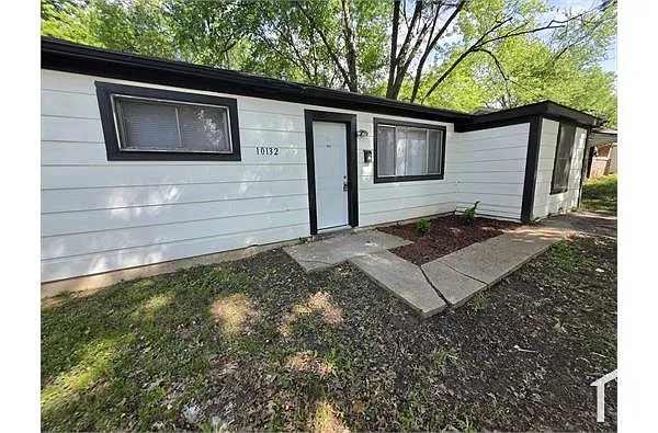 Building Photo - 10132 Duke Dr