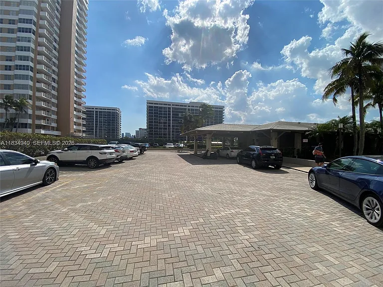 1965 S Ocean Dr #10L — Photo 3