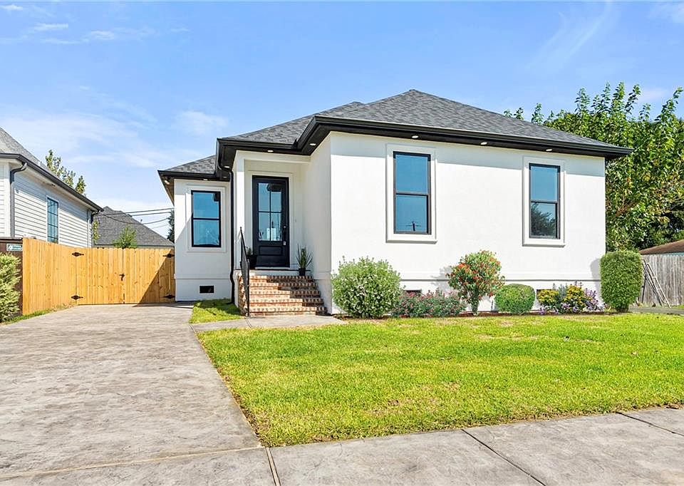 1st image of 105 Cougar Dr