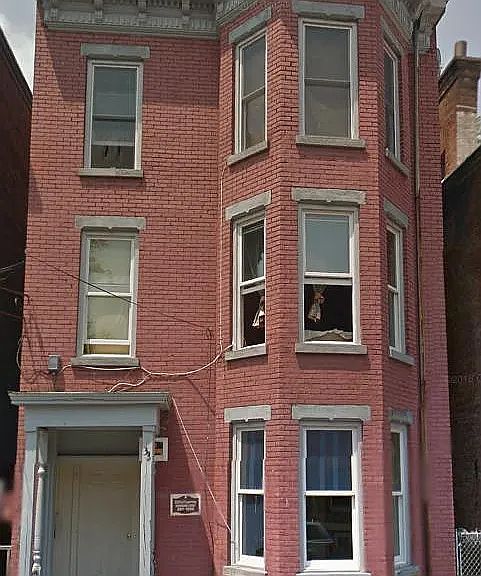 1st image of 33 Lutheran St #1