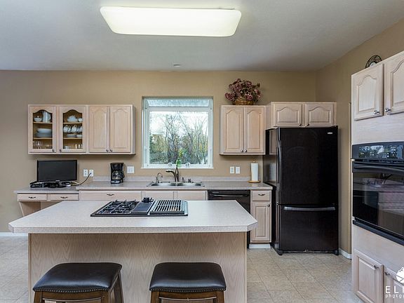 4th image of 2610 Strawberry Rd