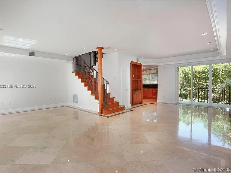 592 Fernwood Rd #B — Photo 7