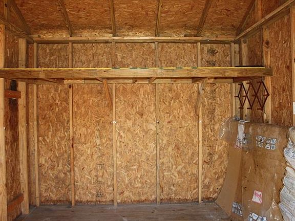 5th image of 18655 Bellmore Ave