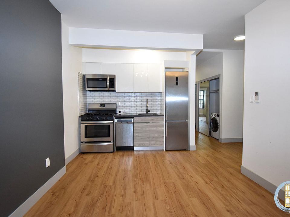 1st image of 399 Clermont Ave #4RR
