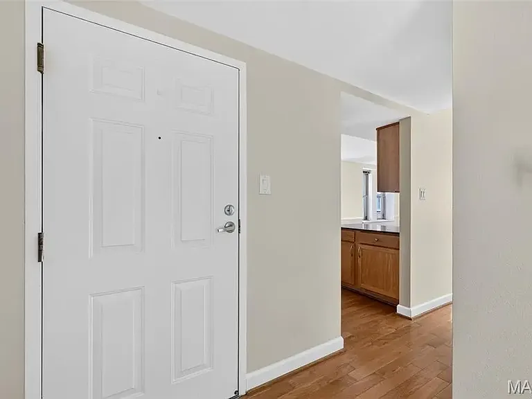 5360 Pershing Ave #6C — Photo 18