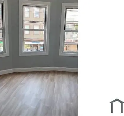 2 bed, $1,960 — Photo 2