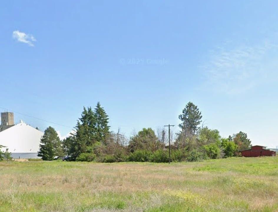 1st image of 8th St