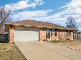 3201 W Bergman St, Springfield, MO 65803