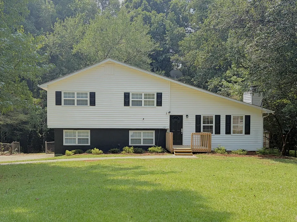 125 S Meadowcliff Cir