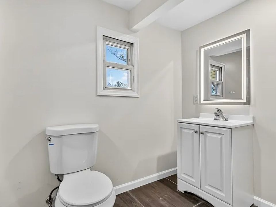 1st image of 562 Tremont Ave Floor 3