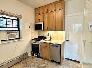 527 Leonard St #2B, Brooklyn, NY 11222