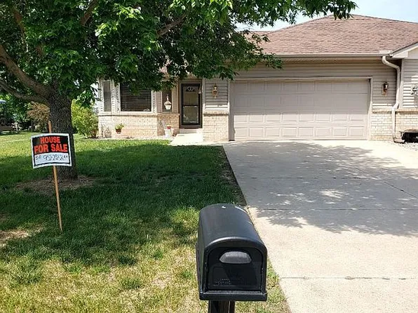 844 Chestnut St S, Belle Plaine, MN 56011