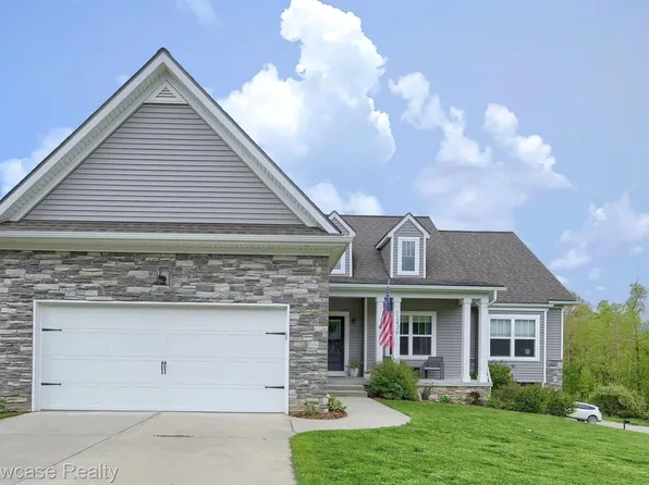 12426 Sugar Maple Dr, Fenton, MI 48430