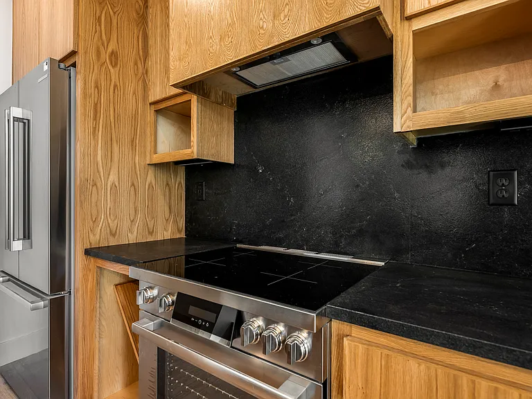 905 SE 4th St #210 — Photo 9