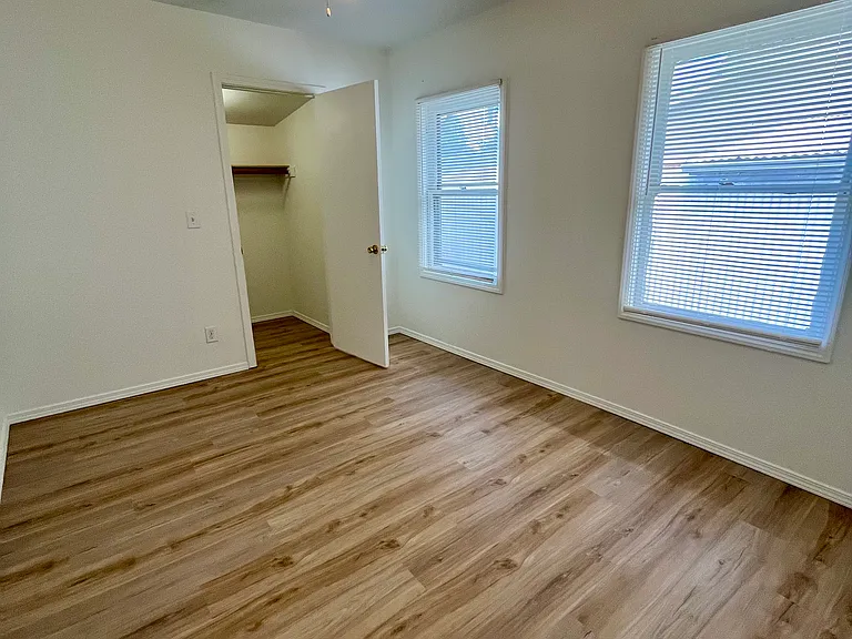 1125 Shipping St NE — Photo 14