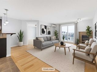 31 E Country Village Mnr NE #4313, Calgary, AB T3K0T3