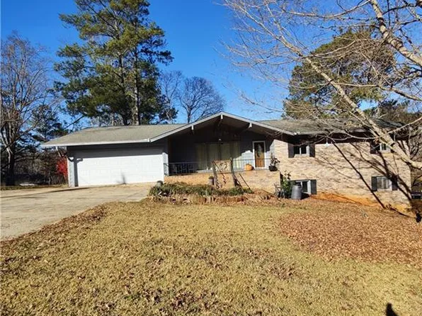 185 Don Rich Dr, Carrollton, GA 30117