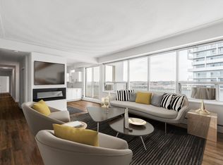 80 Speers Rd #101, Oakville, ON L6K 2E6