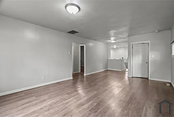 2568 W 19th Pl — Photo 16