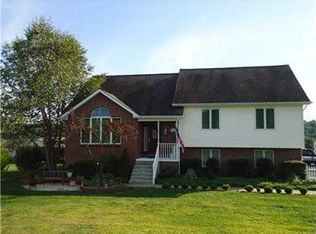 456 Holyoke Rd, Butler, PA 16001