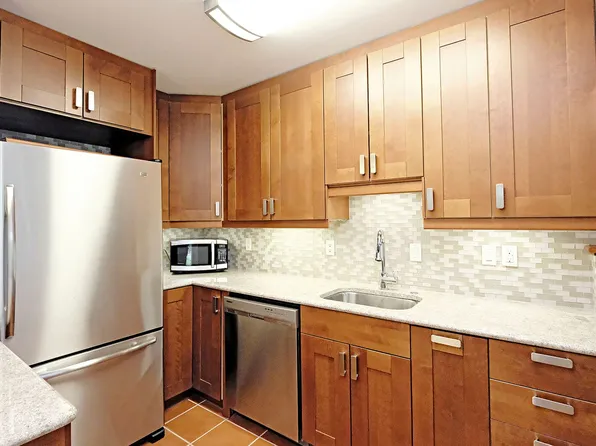 137 Hessian Hills Cir APT 3, Charlottesville, VA 22901