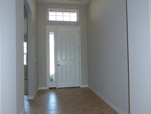 4th image of 2835 SW 30th St
