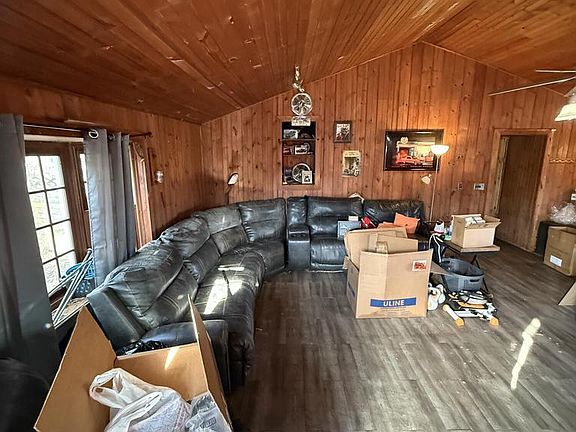 4th image of 143 Waukesha ROAD